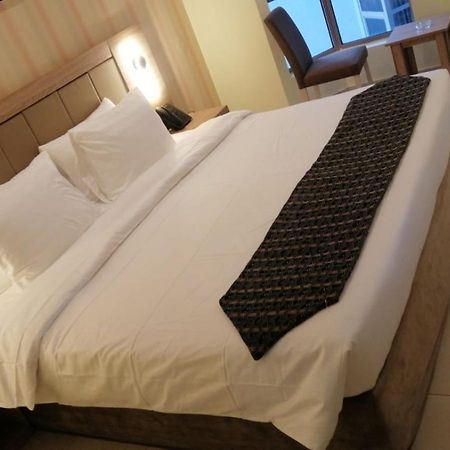 Phoenicia Hotel Manama Luaran gambar